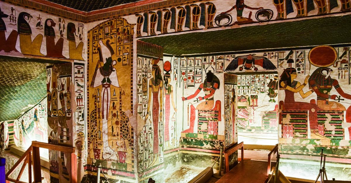 Luxor Museum & Mummification Museum Tour